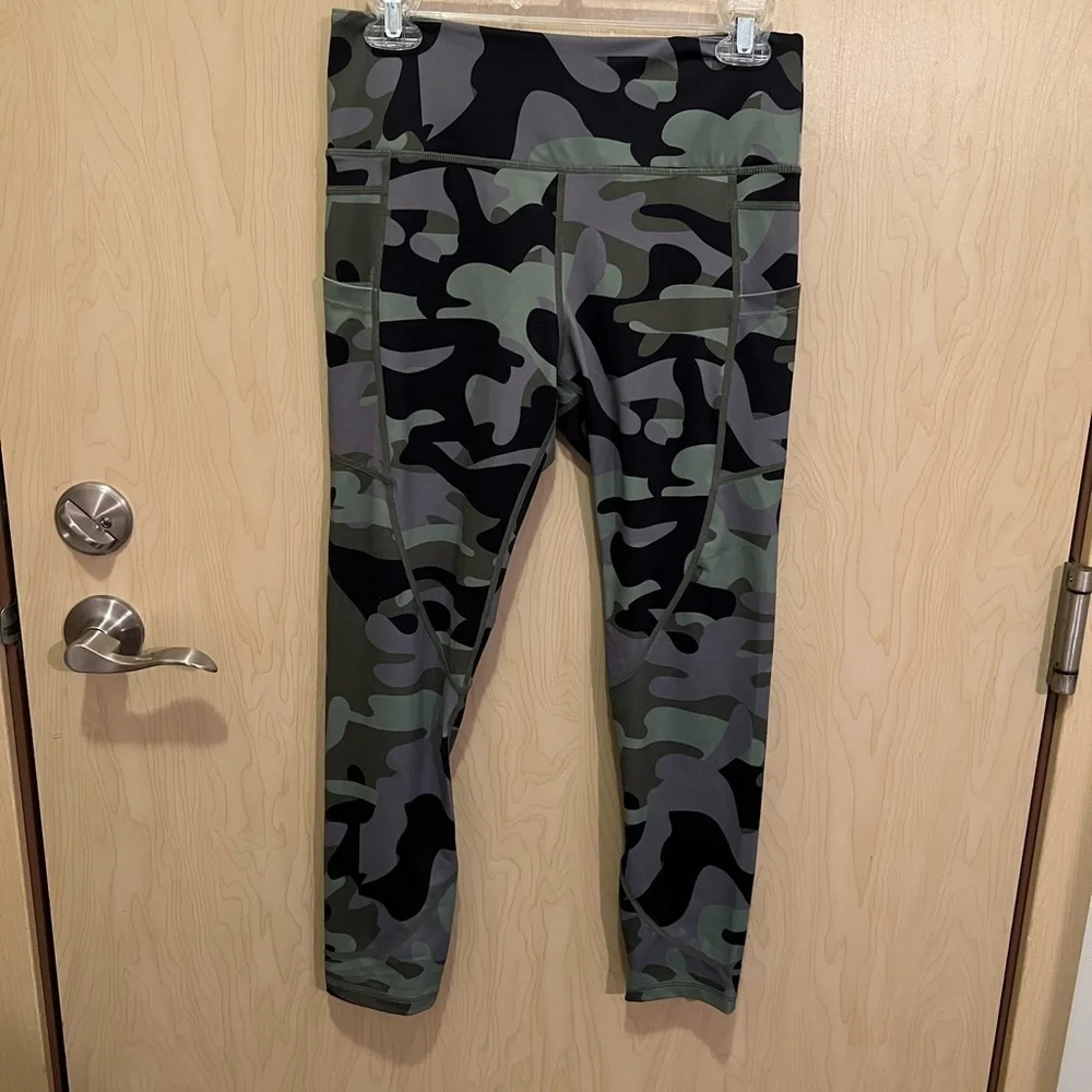Zyia Camo leggings - Picture 2 of 5